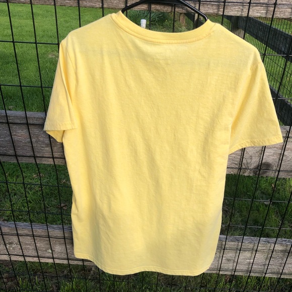 Yellow tshirt - Picture 3 of 4